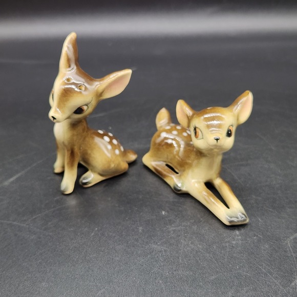 Vintage Ceramic Fawn Deer Salt and Pepper Shakers Japan Cork Stoppers Wide Eyes - Picture 2 of 16